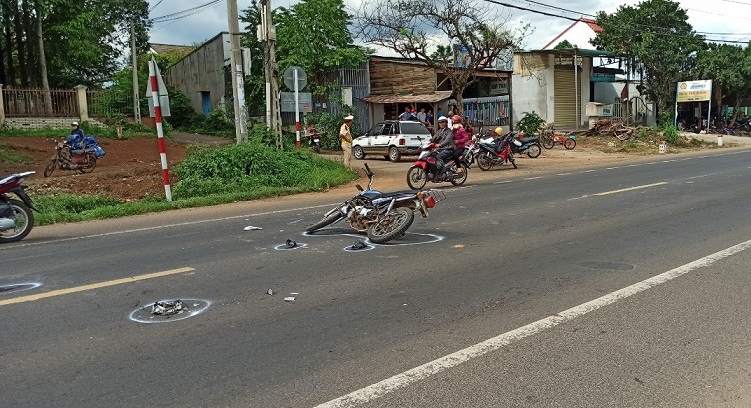 Đắk Lắk: Xe hết hạn đăng kiểm gây tai nạn nguy hiểm trên đường